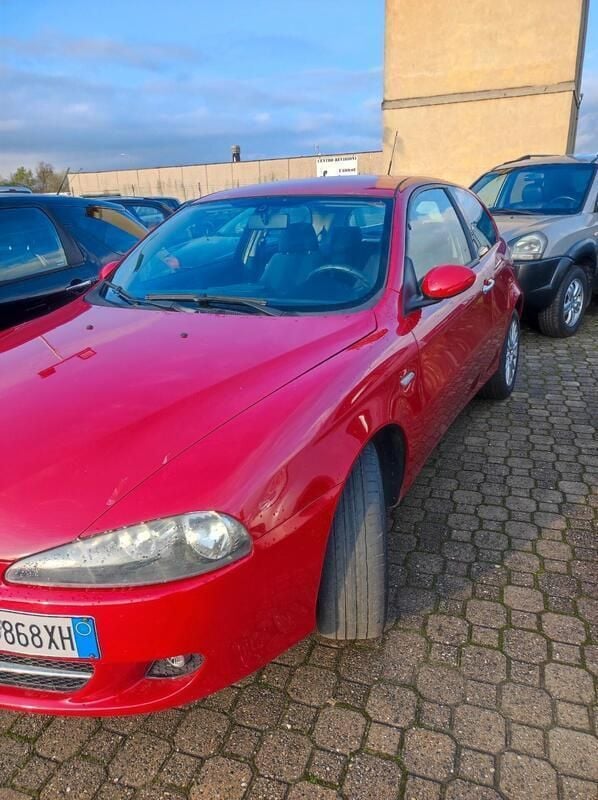 Usata Alfa Romeo 147 Progression 105 CV (77 kW) 2009 Rosso Utilitaria