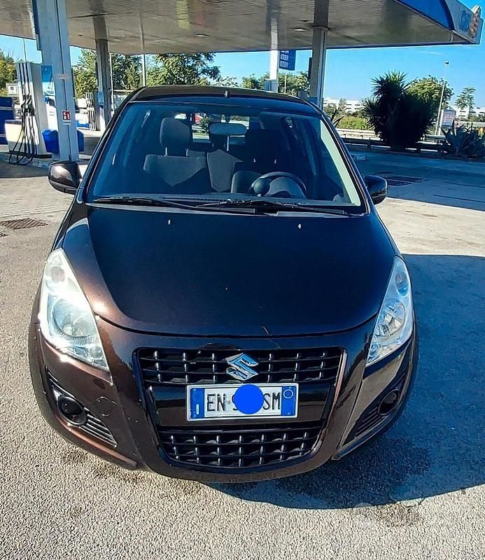 Marrone Usata 2013 Suzuki Splash GL Due volumi | 5500 € (Buon prezzo) - Immagine 1/4