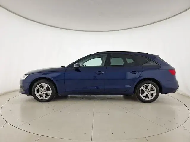 Usado Audi A4 Business 163 CV (119 kW) 2020 Azul Familiar