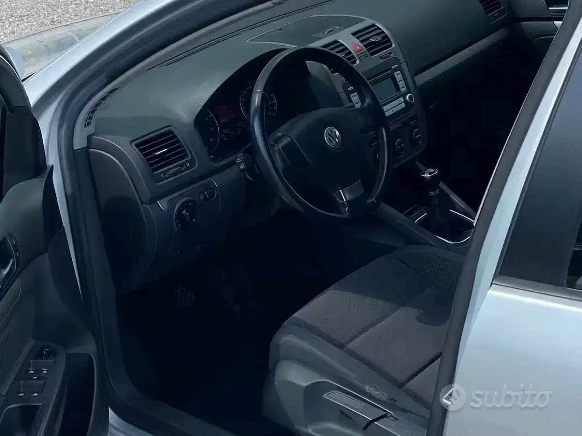 Usata VW Golf V 102 CV (75 kW) 2007 Grigio Berlina