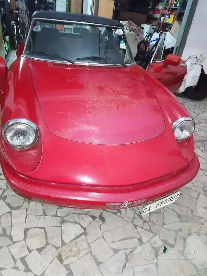 Usata Alfa Romeo Spider 106 CV (77 kW) 1992 Rosso Cabrio