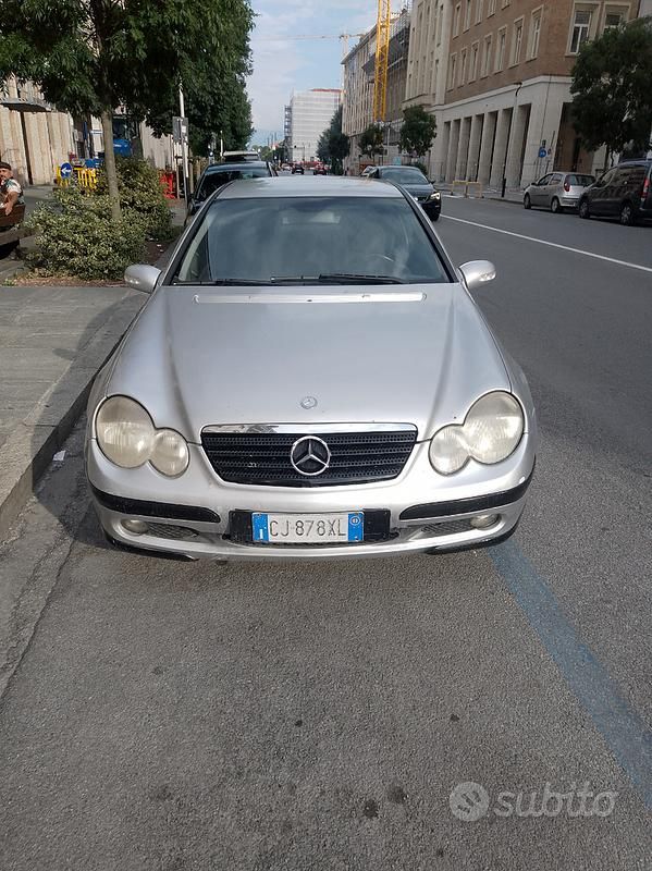 Usata Mercedes 220 2003 Grigio Berlina