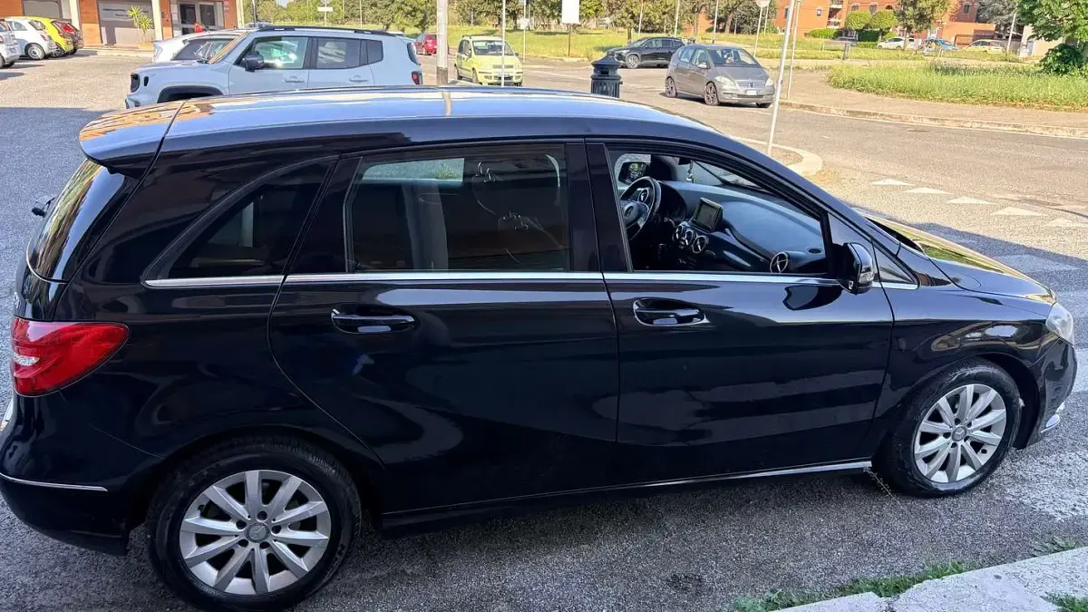 Begagnad Mercedes B180 Executive 109 HK (80 kW) 2013 Minibuss