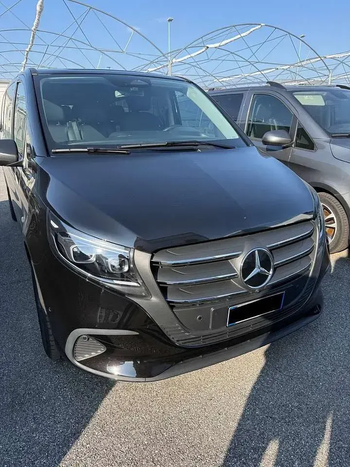 Nuova Mercedes Vito 163 CV (119 kW) 2026 Nero ossidiana Furgone