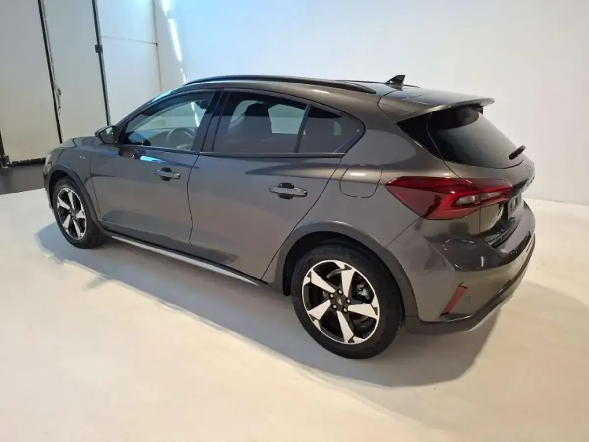 Usata Ford Focus Active X 125 CV (91 kW) 2023 Grigio Berlina
