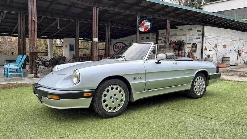 Usata Alfa Romeo Spider Quadrifoglio Verde 125 CV (91 kW) 1987 Grigio Cabrio