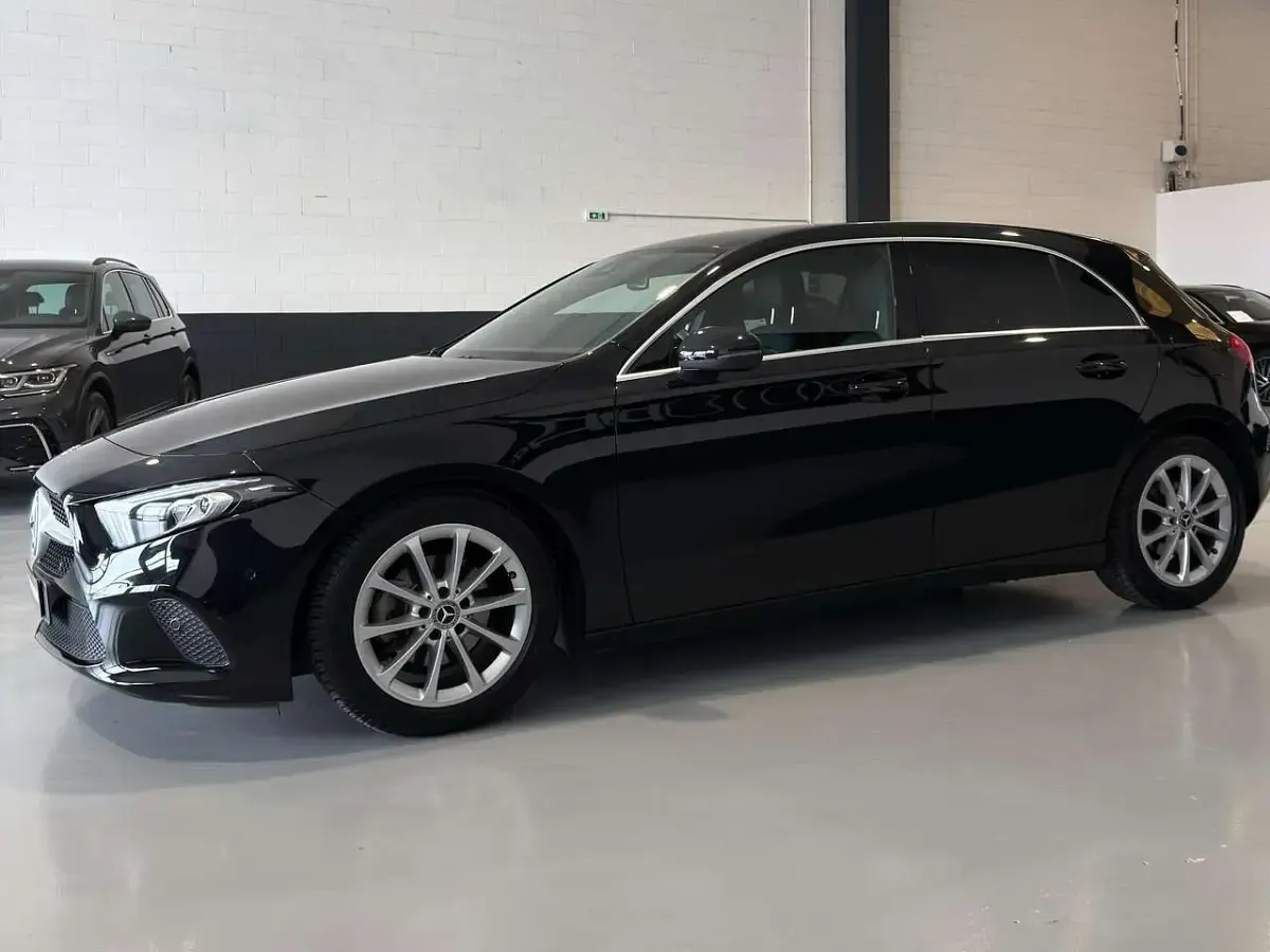 Usata Mercedes A180 116 CV (85 kW) 2020 Nero Berlina