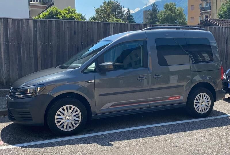 Usata VW Caddy Beach 75 CV (55 kW) 2016 Monovolume
