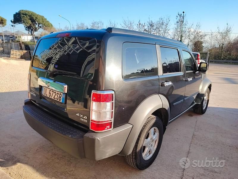 Usata Dodge Nitro SE 177 CV (130 kW) 2008 Nero SUV