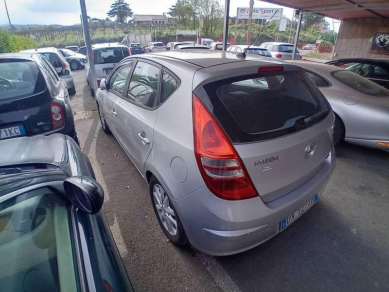 Usata Hyundai i30 Dynamiq 116 CV (85 kW) 2009 Argento Berlina