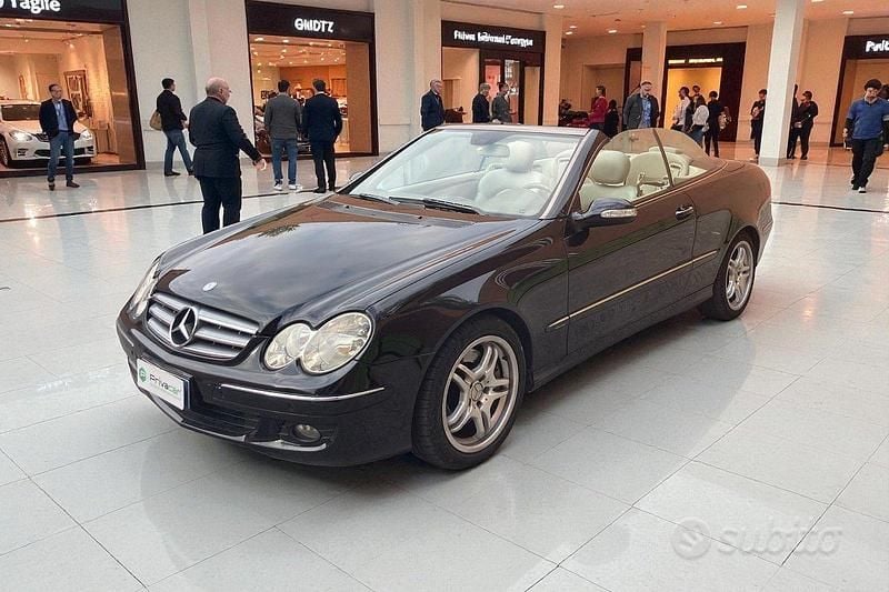 Usata Mercedes CLK320 Elegance 224 CV (164 kW) 2007 Nero Cabrio