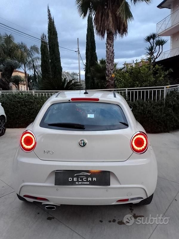 Bianco Usata 2012 Alfa Romeo MiTo Distinctive Due volumi | 4000 € (Ottimo prezzo) - Immagine 1/4