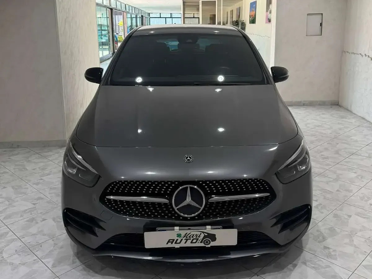 Usata Mercedes B180 Premium 116 CV (85 kW) 2019 Grigio Utilitaria