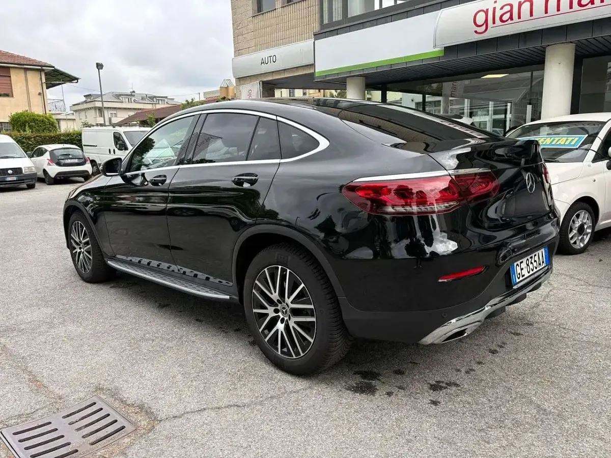 Usata Mercedes GLC200 163 CV (119 kW) 2021 Nero SUV