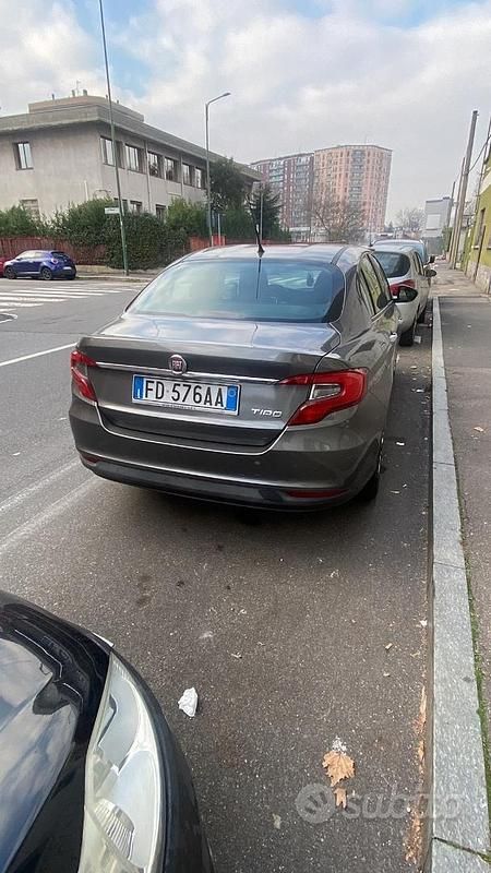 Usata Fiat Tipo 120 CV (88 kW) 2017 Grigio Berlina