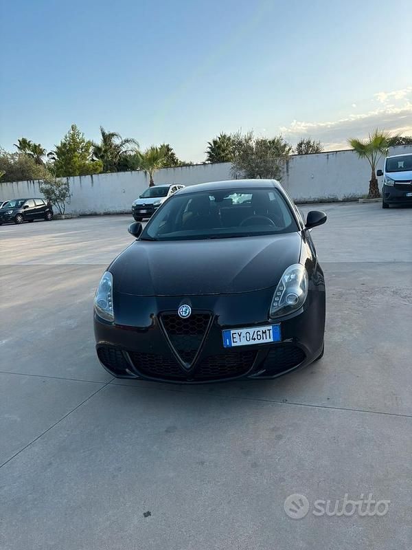 Nero Usata 2015 Alfa Romeo Giulietta Due volumi | 6900 € (Buon prezzo) - Immagine 1/4