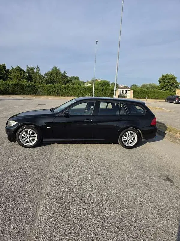 Usata BMW 318 Efficient Dynamics 143 CV (105 kW) 2009 Station wagon