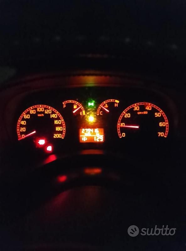 Usata Fiat Punto 2003 Grigio Berlina