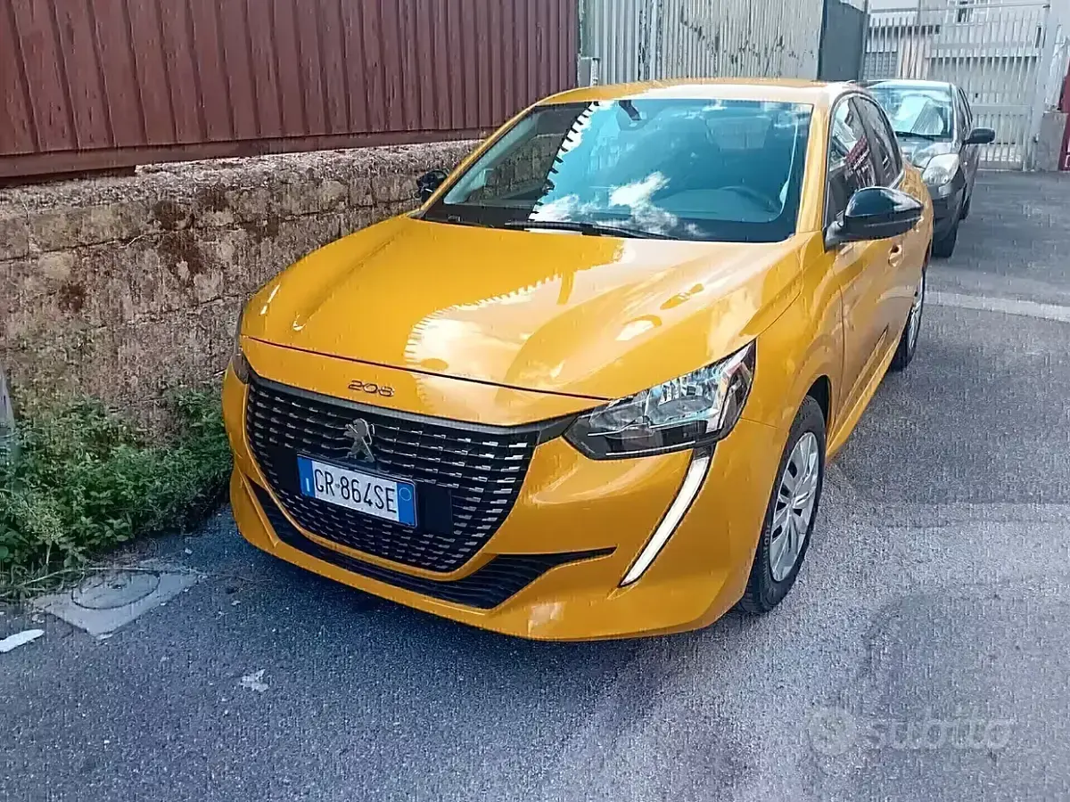 Usata Peugeot 208 Active 75 CV (55 kW) 2023 Giallo Utilitaria