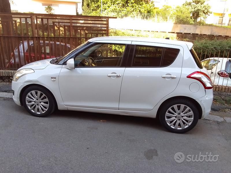 Bianco Usata 2012 Suzuki Swift GL Due volumi | 1900 € (Super prezzo) - Immagine 1/4