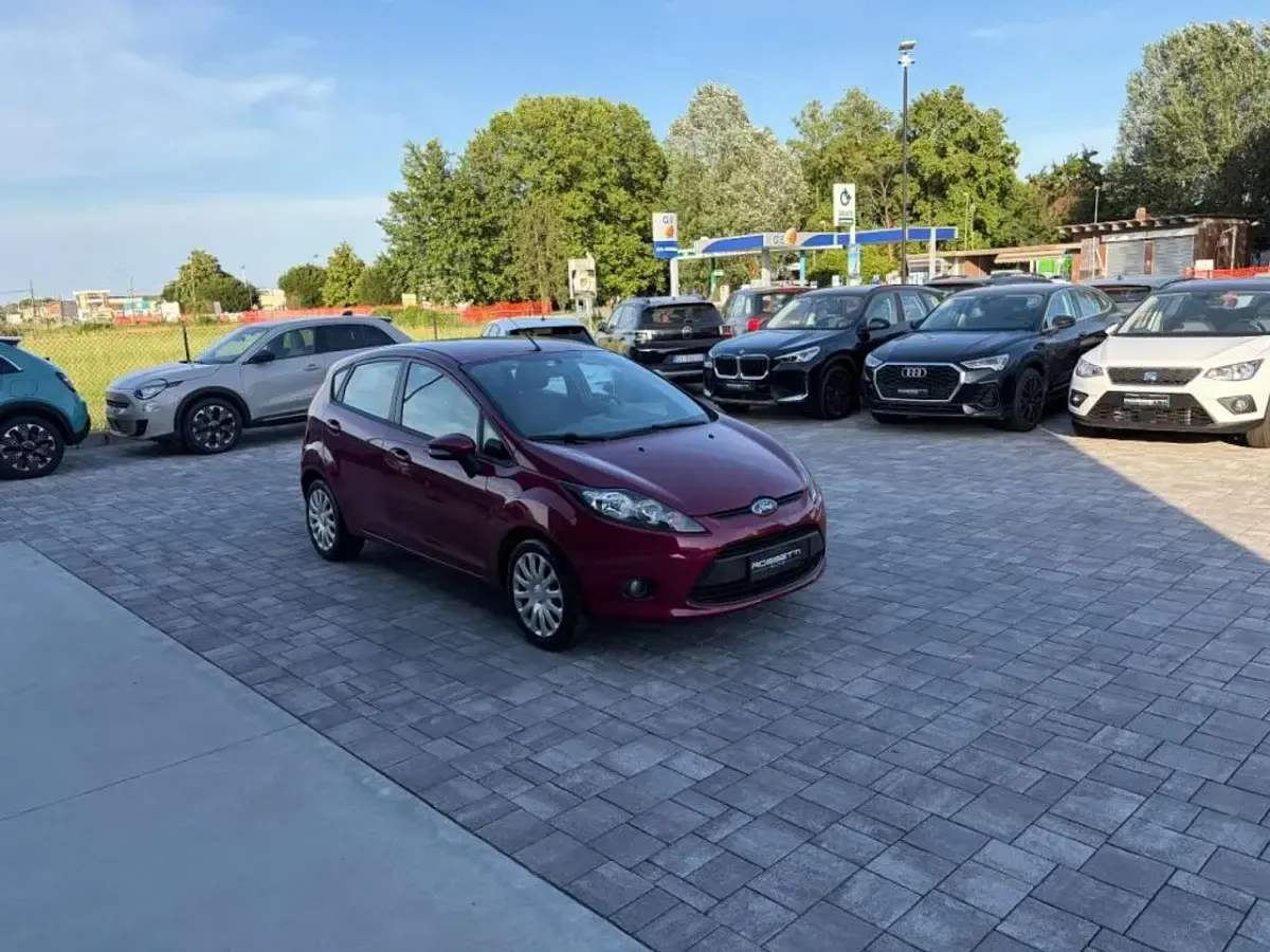 Usata Ford Fiesta 68 CV (50 kW) 2010 Bordeaux Berlina
