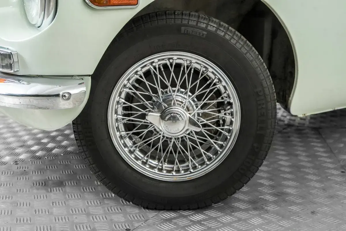 Usata MG B 97 CV (71 kW) 1975 Bianco Cabrio
