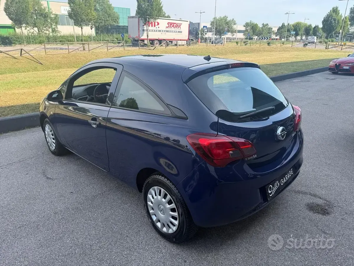 Usata Opel Corsa 69 CV (50 kW) 2016 Bluazzurro Utilitaria