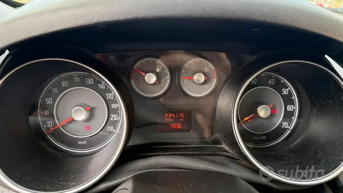 Usata Fiat Grande Punto Sport 90 CV (66 kW) 2011 Nero Utilitaria