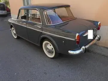 Usata Fiat 124 45 CV (33 kW) 1965 Grigio Berlina