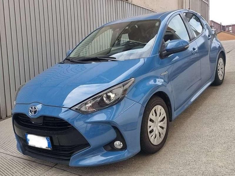 Blu/azzurro Usata 2021 Toyota Yaris Hybrid Business Edition Tre volumi | 12.900 € (Ottimo prezzo) - Immagine 1/4