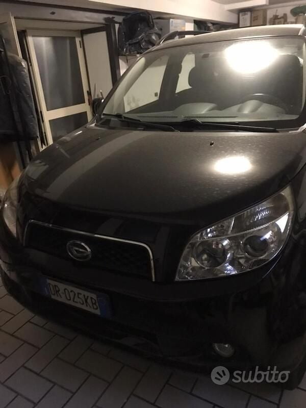 Usata Daihatsu Terios 86 CV (63 kW) 2008 Nero SUV