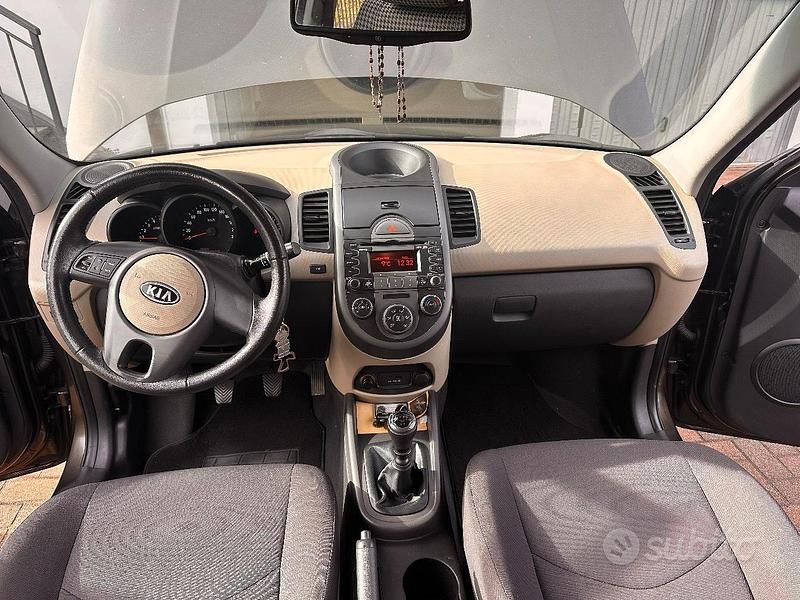 Usata Kia Soul 128 CV (94 kW) 2009 Marrone SUV