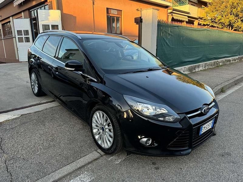 Nero Usata 2012 Ford Focus Titanium Station wagon | 3900 € (Super prezzo) - Immagine 1/4