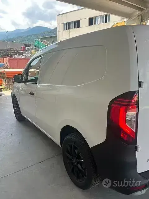 Usata Nissan Townstar 131 CV (96 kW) 2022 Bianco Monovolume