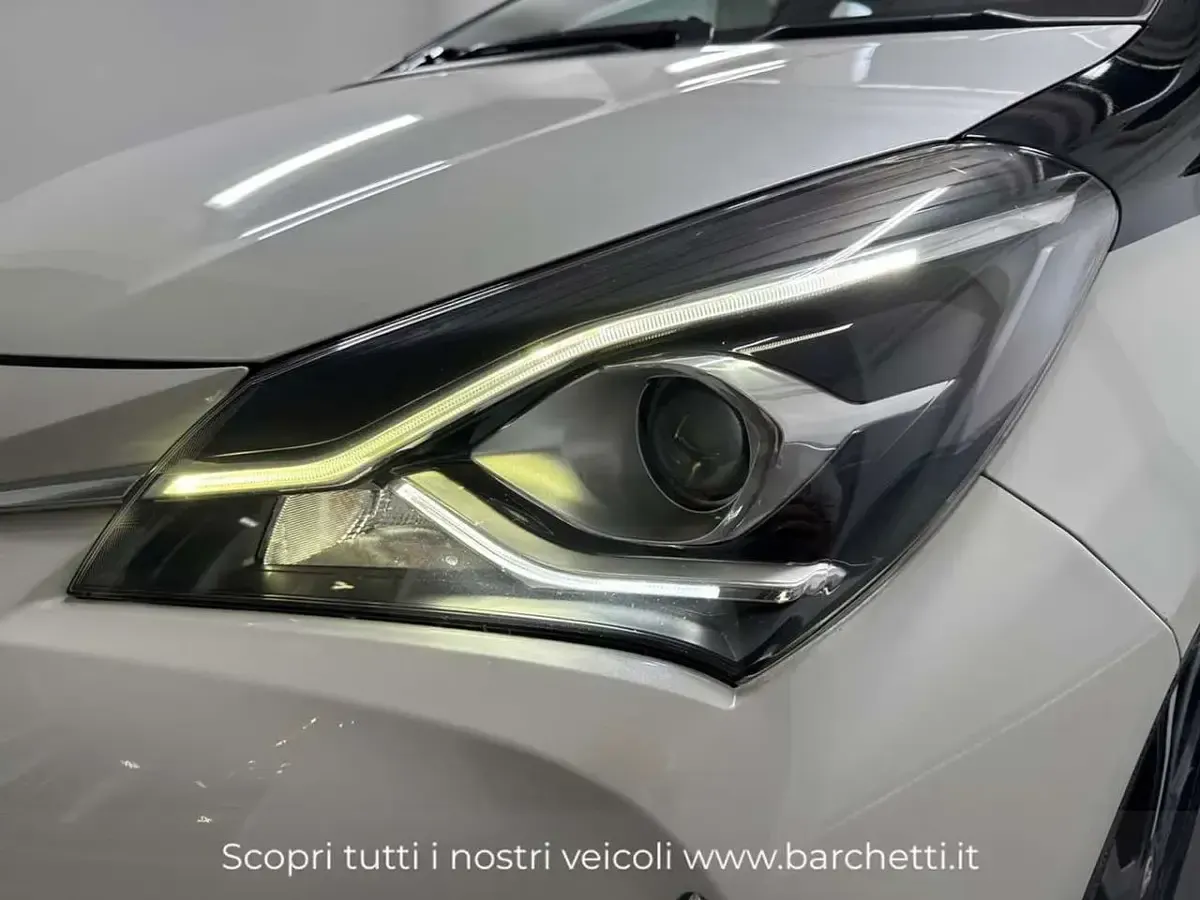 Usata Toyota Yaris Hybrid Edition 101 CV (74 kW) 2018 Bianco Berlina