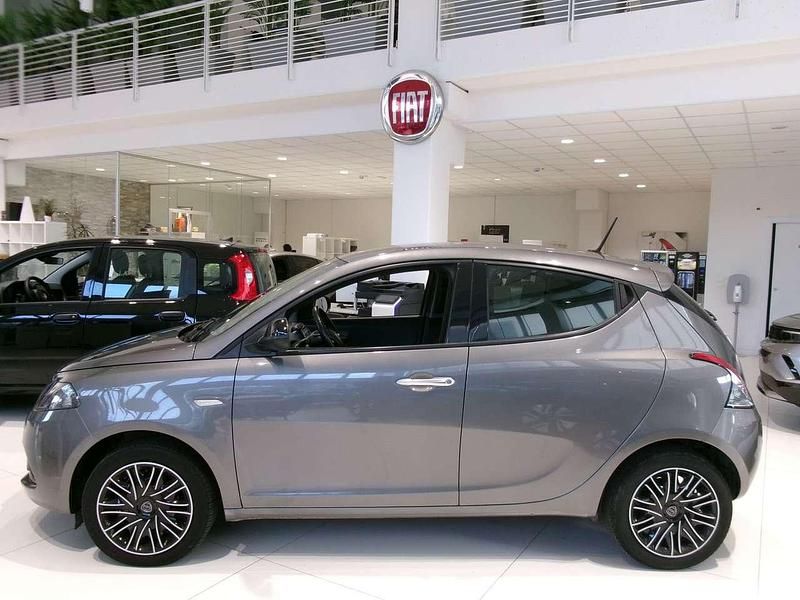Usata Lancia Ypsilon S 69 CV (50 kW) 2023 Grigio Utilitaria