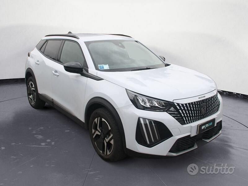 Usata Peugeot 2008 Allure 102 CV (75 kW) 2025 Bianco SUV