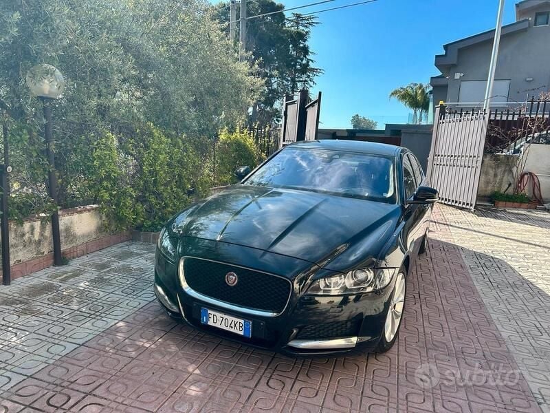Usata Jaguar XF Prestige 179 CV (131 kW) 2016 Nero Berlina