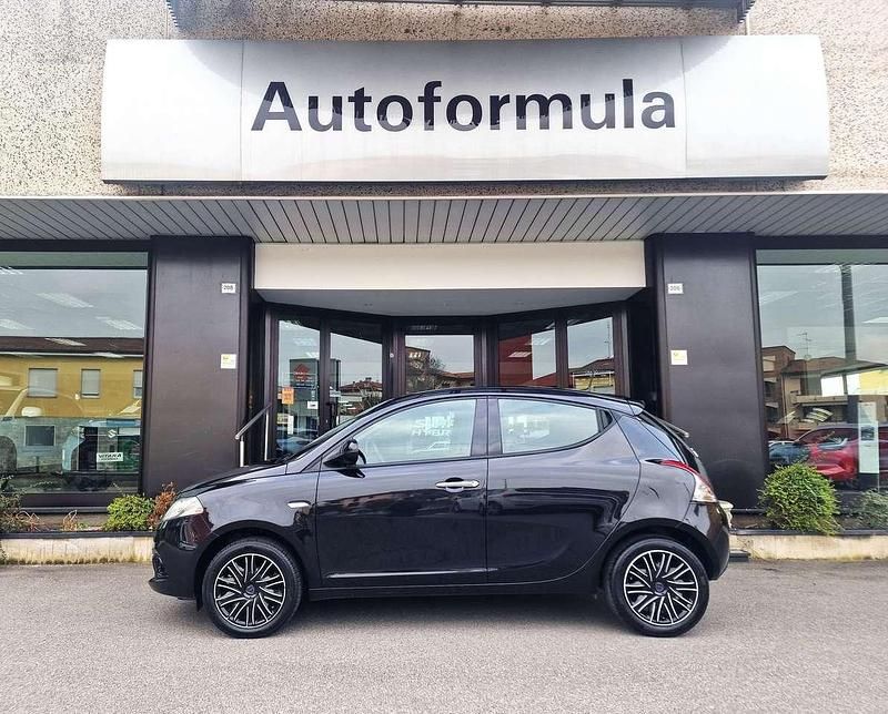 Usata Lancia Ypsilon Gold 69 CV (50 kW) 2020 Other Utilitaria