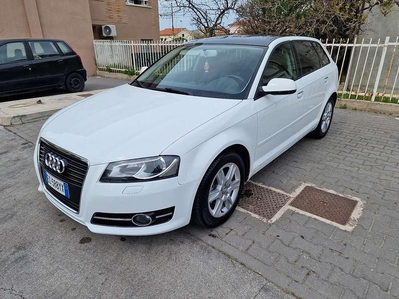 Usata Audi A3 Ambiente 140 CV (102 kW) 2000 Utilitaria