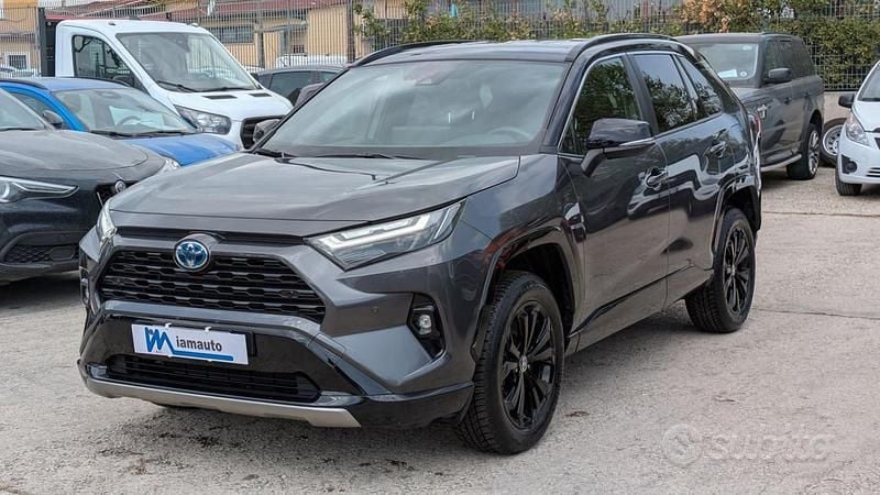 Usata Toyota RAV4 Hybrid Style 225 CV (165 kW) 2024 Grigio SUV