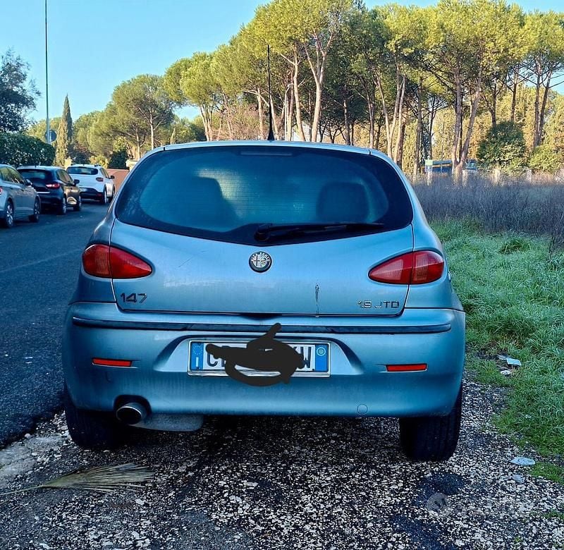 Usata Alfa Romeo 147 Distinctive 115 CV (84 kW) 2002 Utilitaria