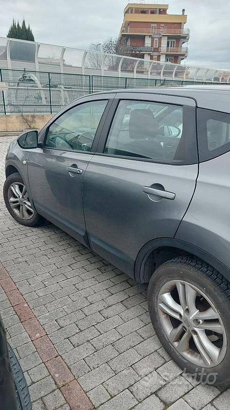 Usata Nissan Qashqai 106 CV (77 kW) 2013 Grigio SUV