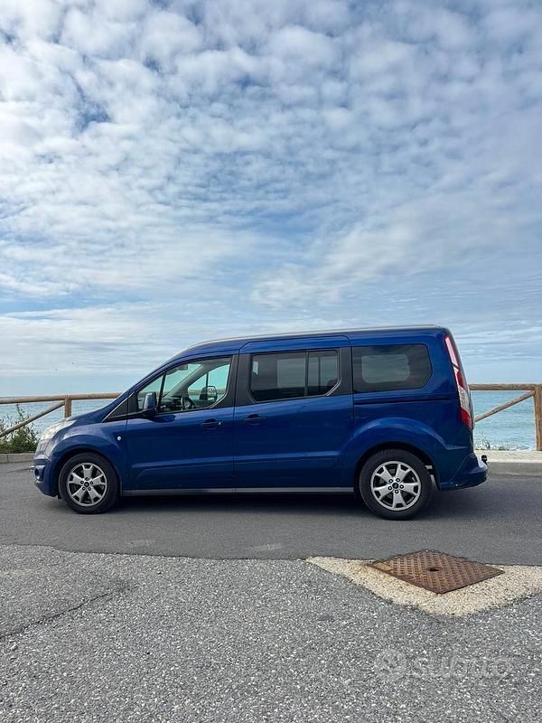 Usata Ford Tourneo 115 CV (84 kW) 2013 Blu SUV
