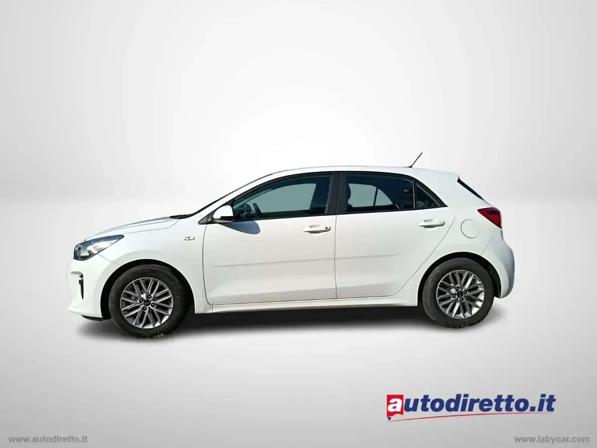 Usata Kia Rio 84 CV (61 kW) 2020 Bianco Berlina