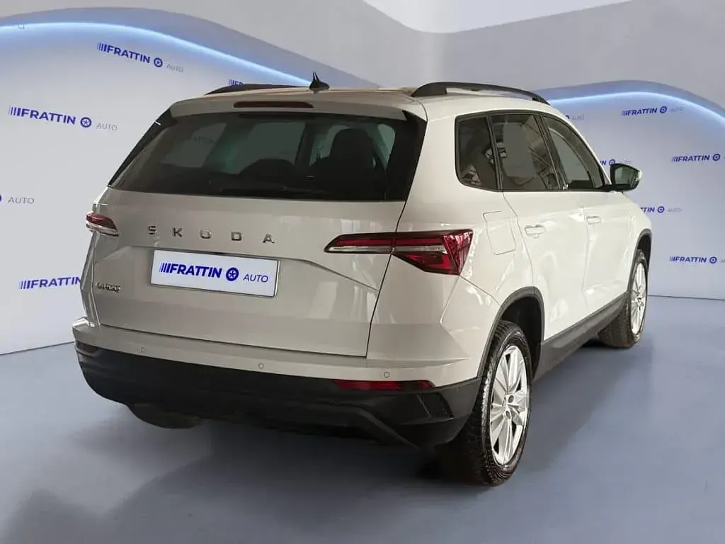 Usata Skoda Karoq Executive 116 CV (85 kW) 2025 Grigio scuro SUV
