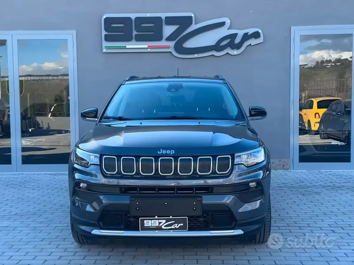 Käytetty Jeep Compass 80th Anniversary 131 HP (96 kW) 2021 Harmaa Katumaasturi