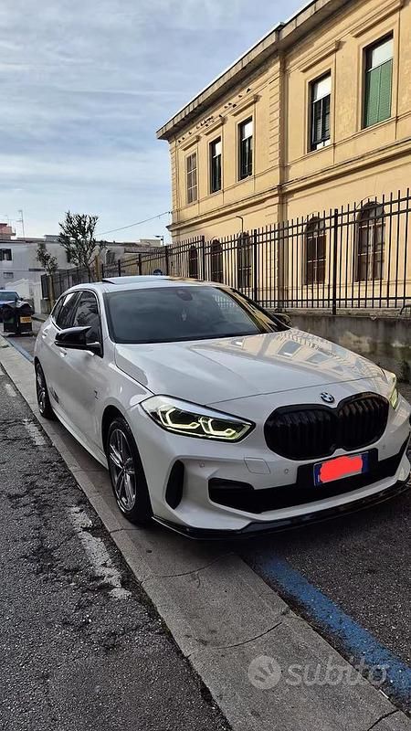 Usata BMW 118 Efficient Dynamics 150 CV (110 kW) 2023 Bianco Utilitaria