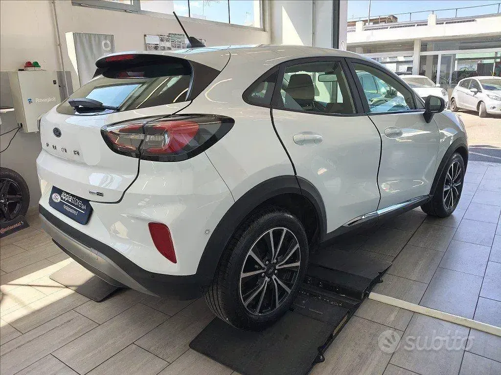 Usata Ford Puma Titanium 125 CV (91 kW) 2023 Bianco frozen SUV