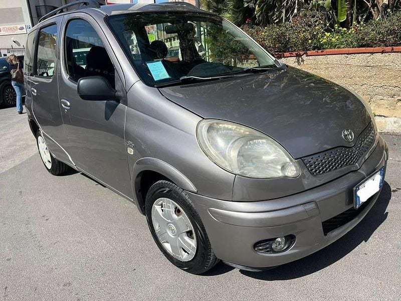Usata Toyota Yaris Verso Sol 75 CV (55 kW) 2005 Monovolume